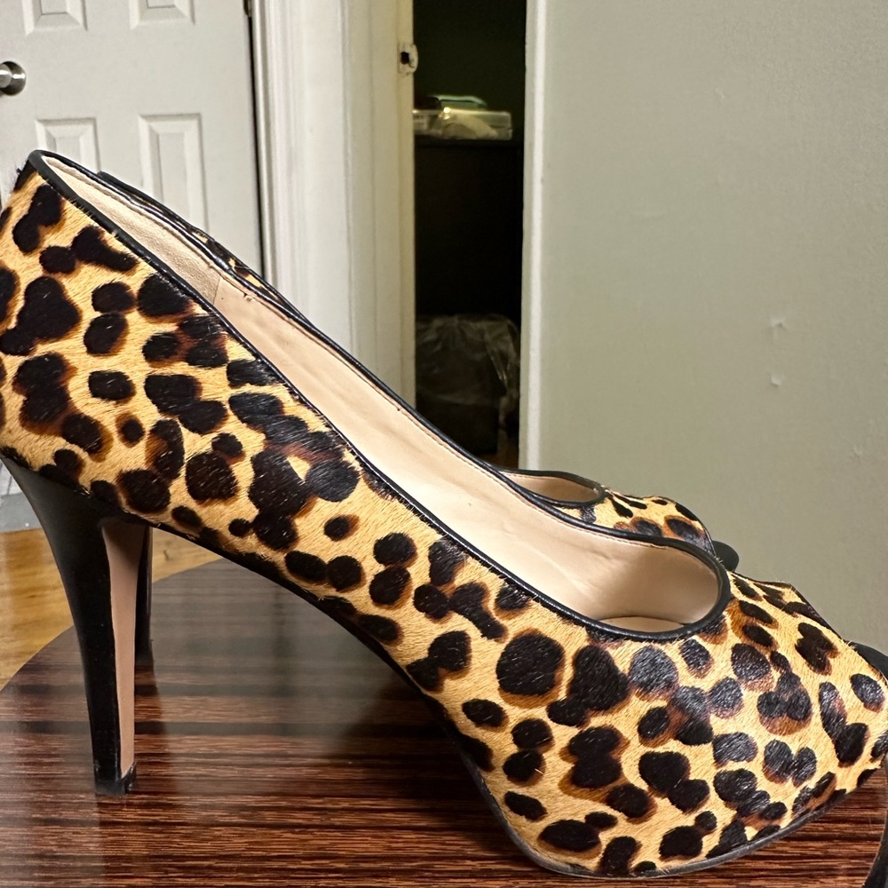 Nine West Women's Camya Pony Platform Pump peep toe